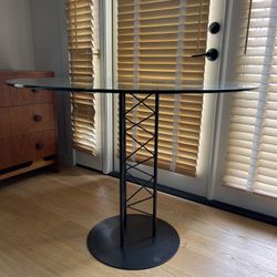 Round Glass Top Table w/ Black Medal Base