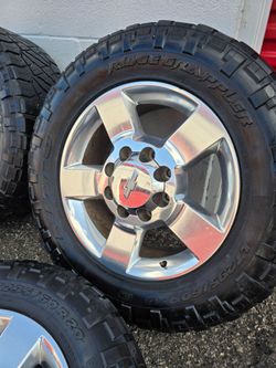 No trade!! Chevy silverado hd rims 8 lugs fit 2011 up