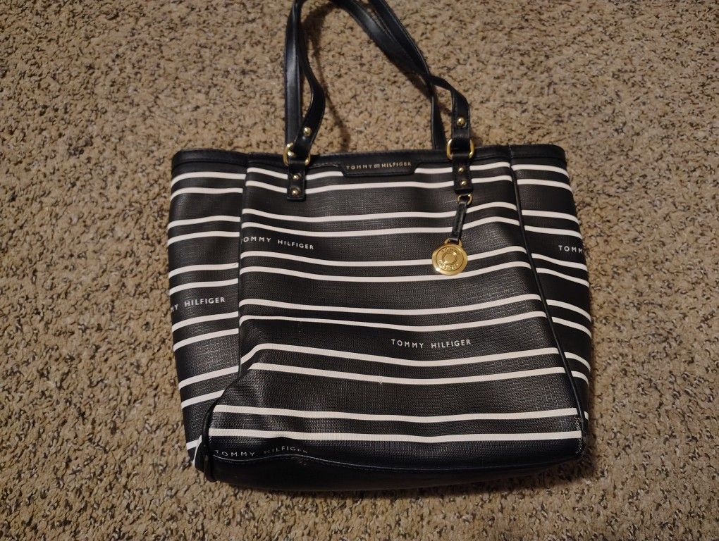Tommy Hilfiger Purse And Wallet 