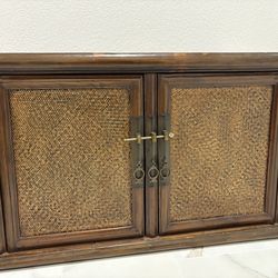 Storage/entertainment center