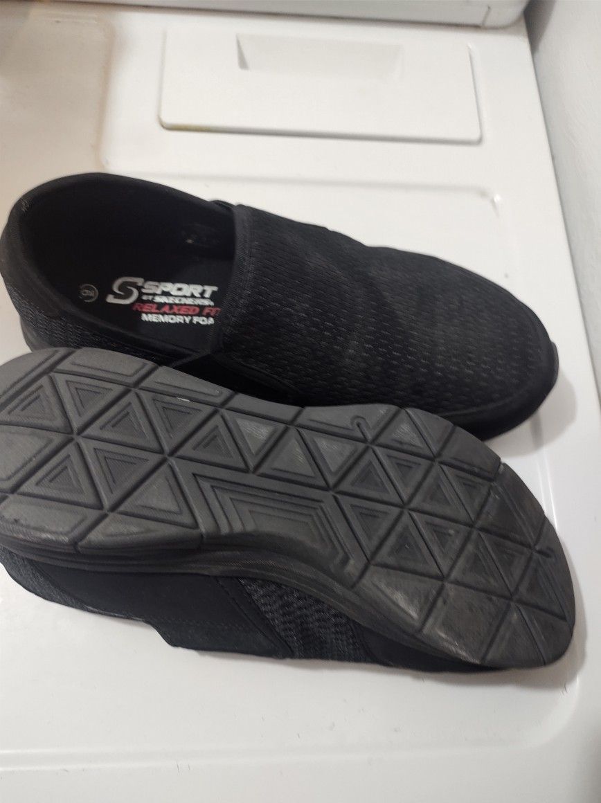 Like New Scetchers Cloud Shoes 9.5