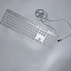 Apple Magic Wired Keyboard with USB cable (100%)