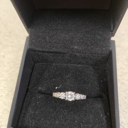 Women's White Gold 1.5 Carat Diamond Ring