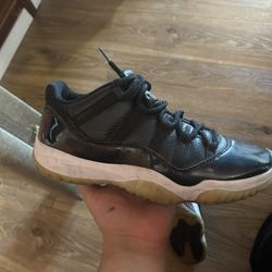 Black Jordan 11s