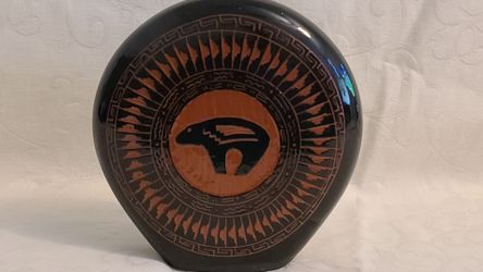 Vintage Navajo Sgraffito Blackware Bear Sunburst Seed Pot Signed Tawis Navajo