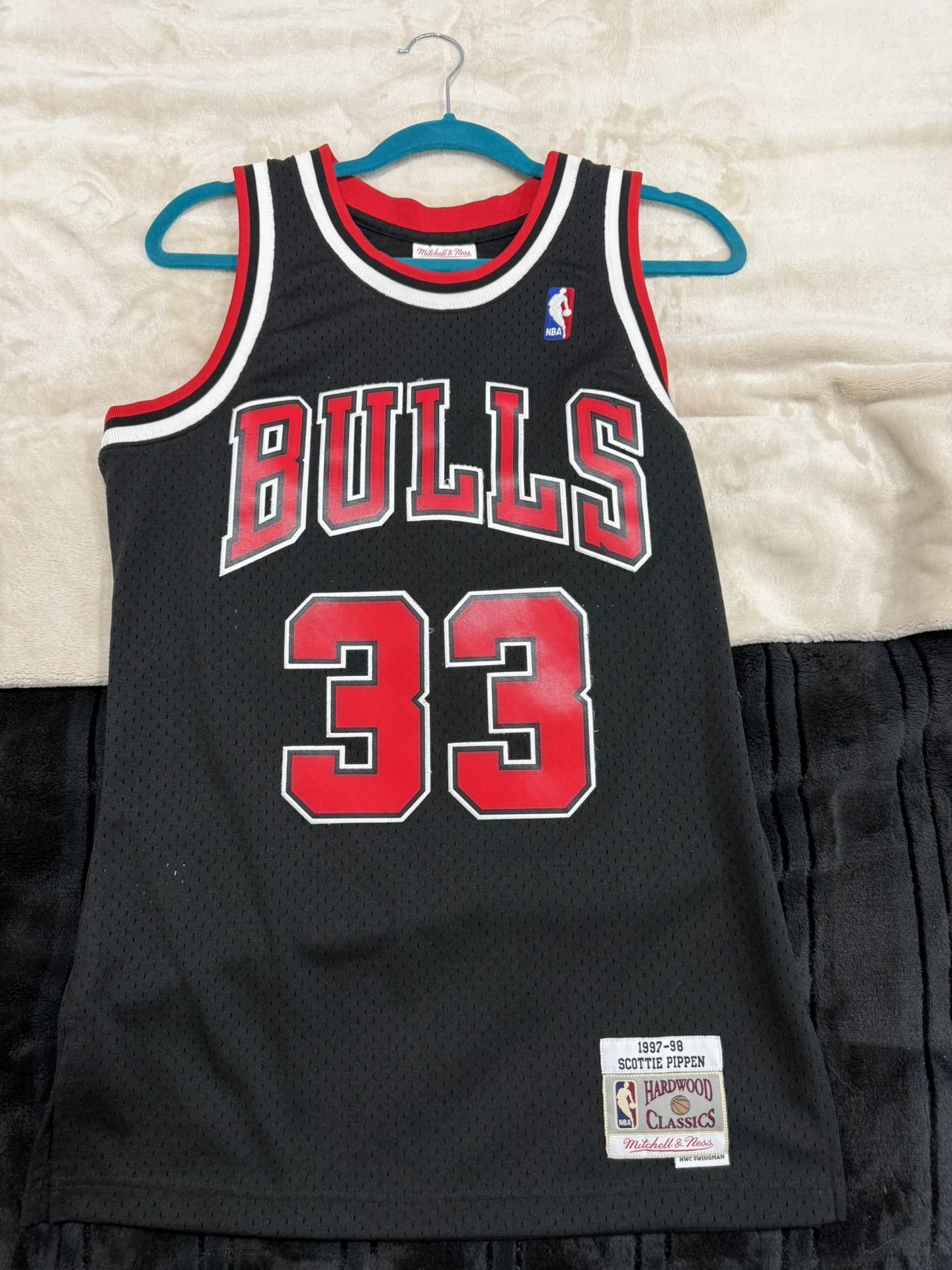 Chicago Bulls all Black Scottie P Jersey (size Men’s Small)