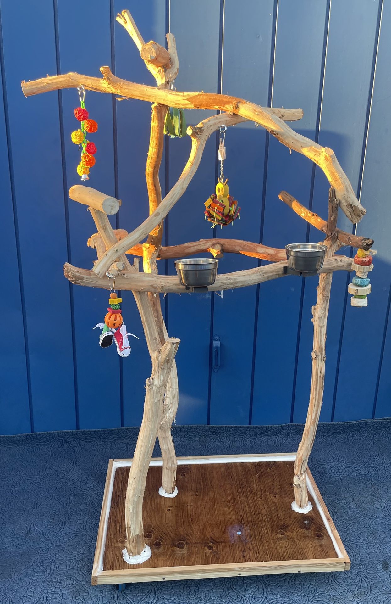 Macaw - Cockatoo Perch Tree —- Thick And Curvy … A Great Hangout Spot For Mr Feathers !! Hard Durable Ribbon Wood 🪵 Lasts For Years !!