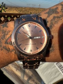 Unisex  3 hand watch