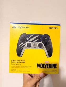 Wolverine PS5 Silver controller and Cover Set