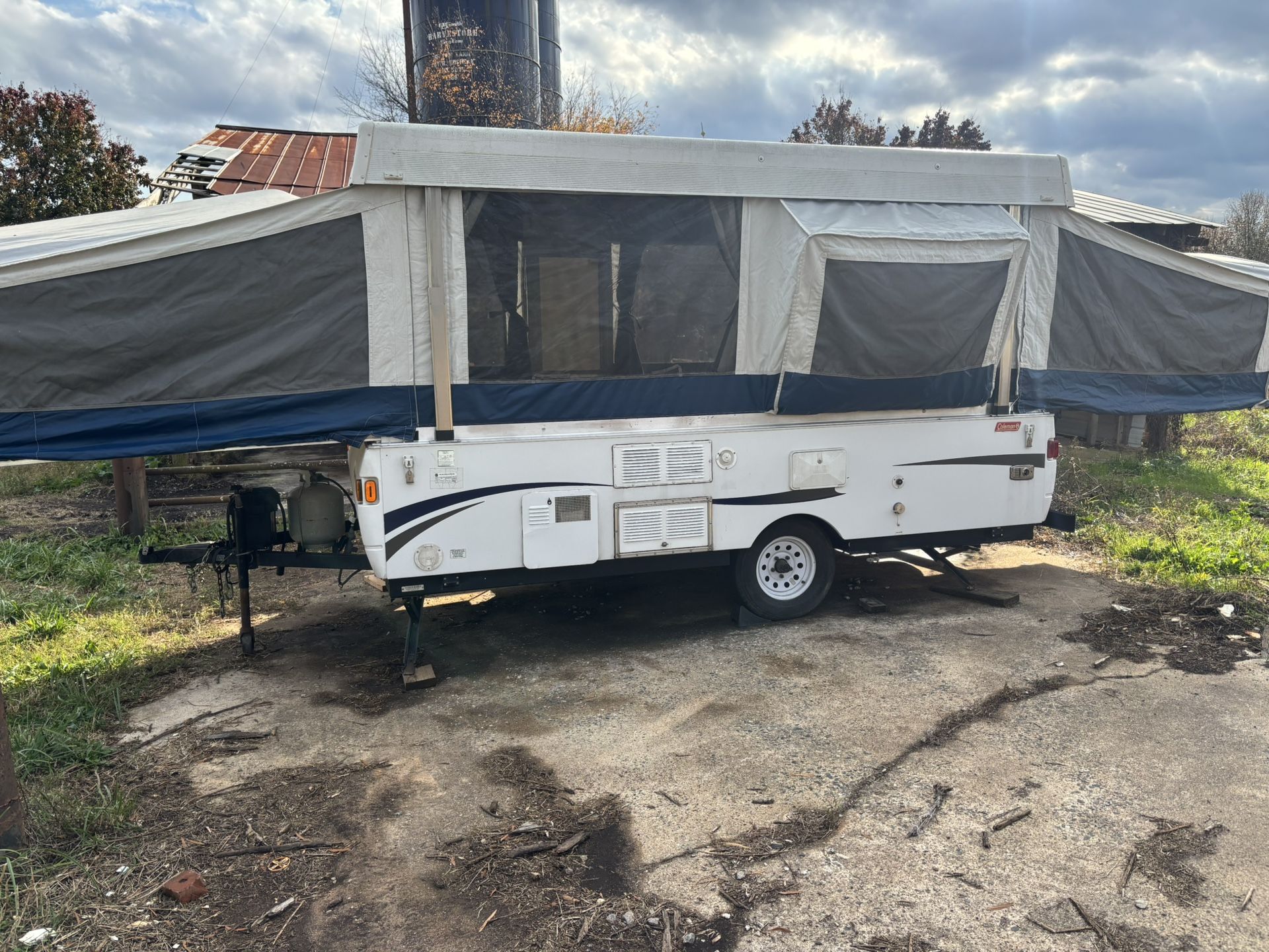 2010 Coleman Sun Valley