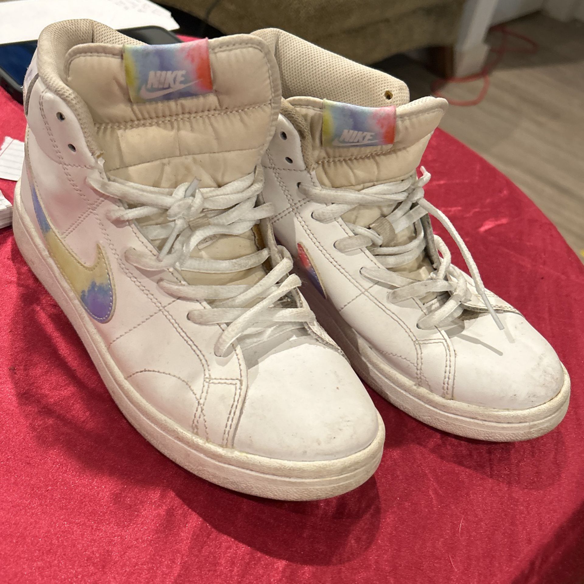  Women's Court Royale 2 Mid High-Top Casual Sneakers from Finish Line 7.5