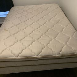 Bed Set - Queen