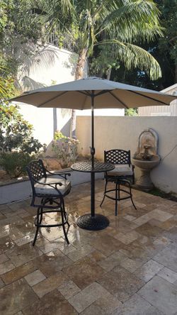 3 Piece Heavy duty Patio / Pool Furniture set with umbrella