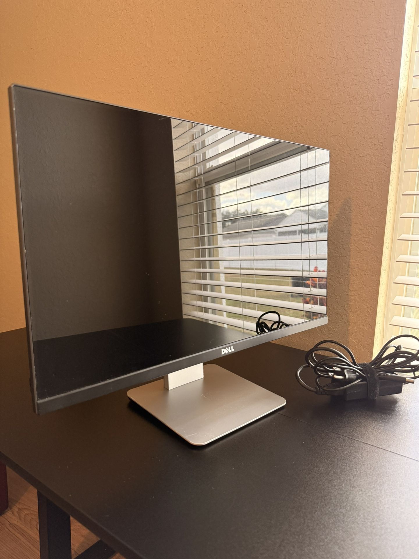 Dell S2415HB 24” Monitor