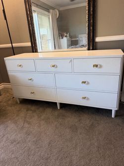 White dresser & vanity mirror