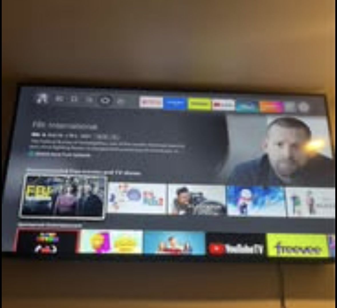 Insignia 70” Smart Tv