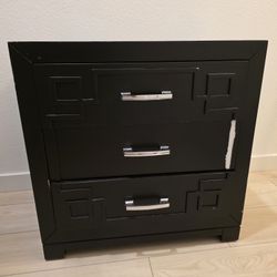 Black 3-Drawer Nightstand