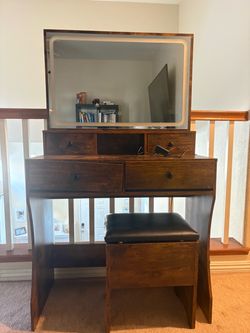 4 drawer vanity with mirror