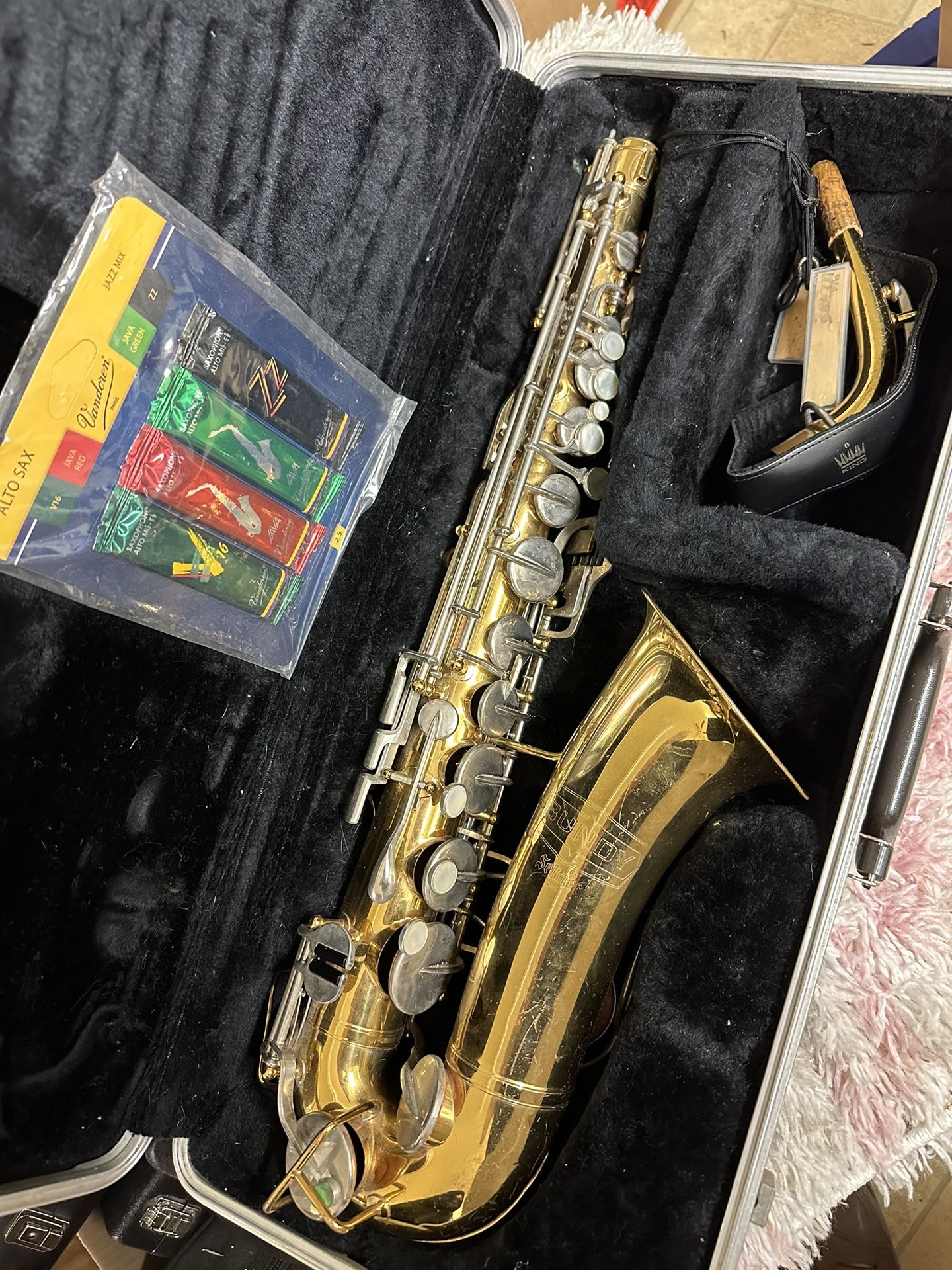 Alto Saxophone by Selmer Bundy with New Reeds $450 Firm
