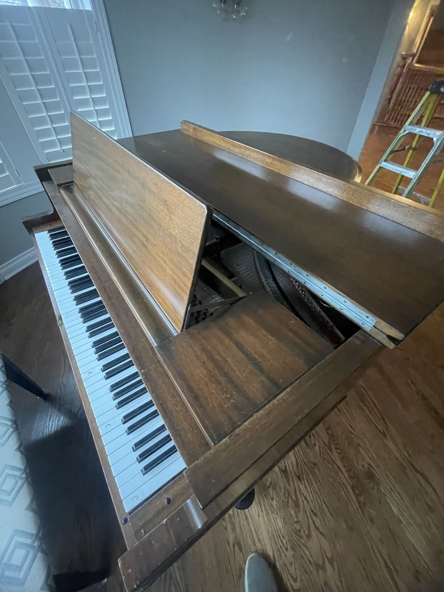 Piano FOR Free- Must  Pick Up 