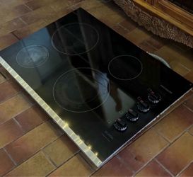 Frigidaire 31” Electric Cooktop Ceramic Glass Stop- Good Working Condition