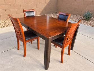 Extendable Wood Dining Table + 4 Cushioned Chairs – Built-In Butterfly Leaf