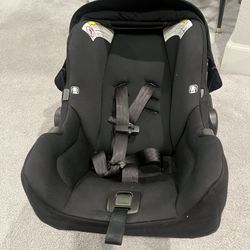 Nuna Baby Pipa Car Seat AND 2 Bases 