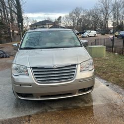 Town And Chrysler Van 2009