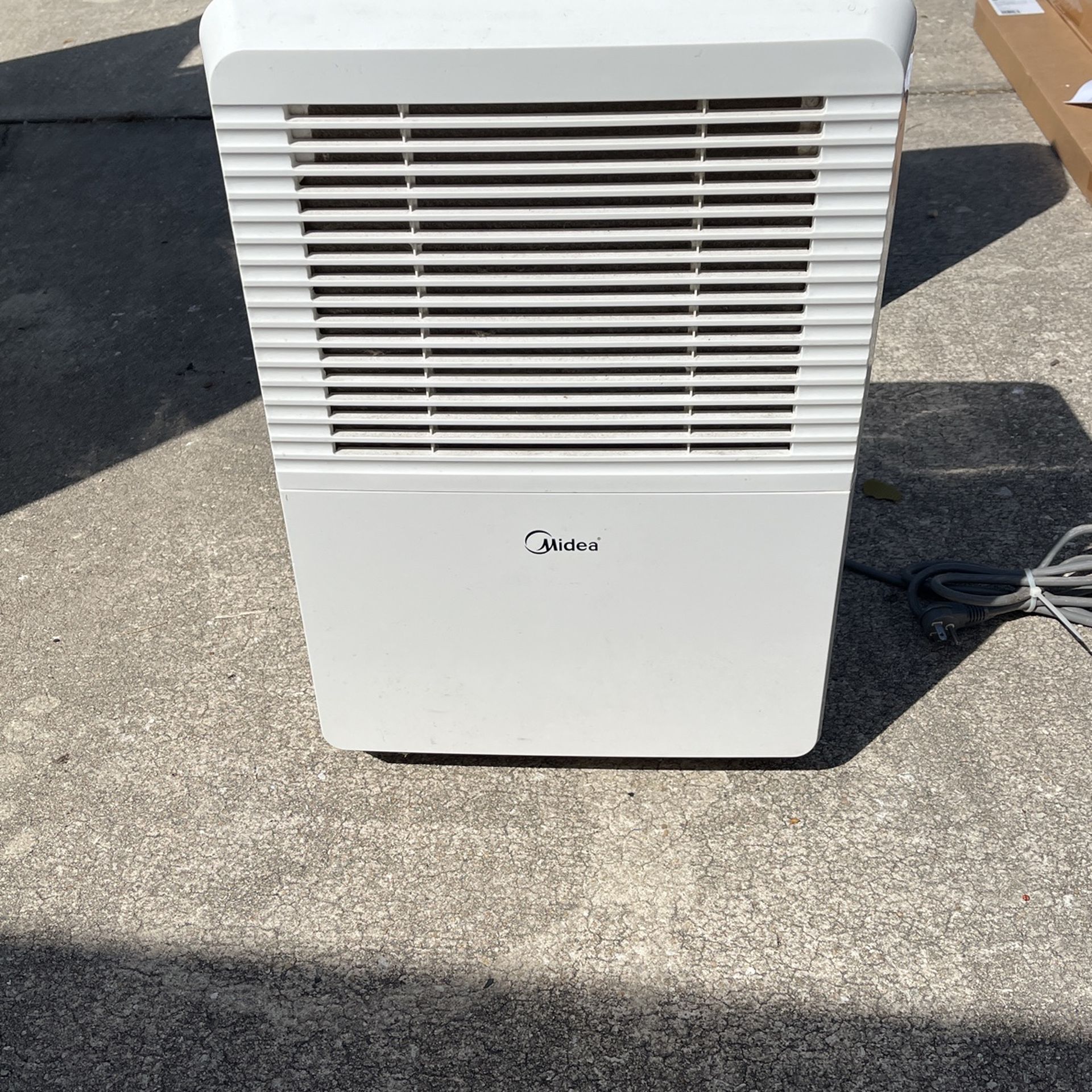 Midea Dehumidifier