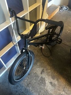 Black bmx bike