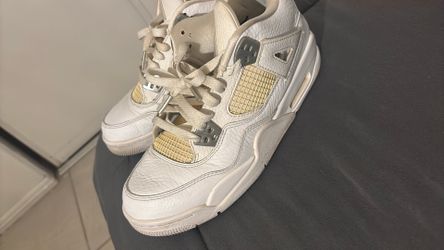 in great condition, Jordan retro 4's mild, pure money