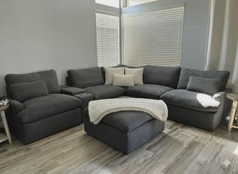 Beautiful Gray Reclining Sectional 