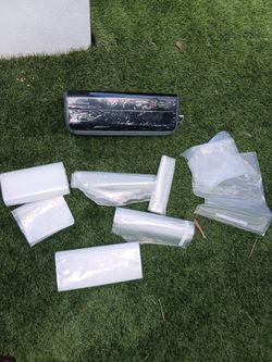 FoodSaver FM2000 Vacuum Sealer with Bags