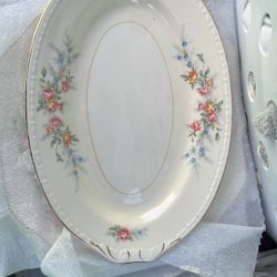  Homer Laughlin Eggshell Georgian china, likely an oval platter, produced in the USA. Key details of the stamp and the piece include:  Manufacturer: H