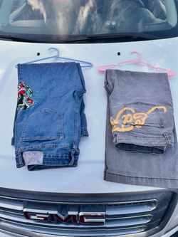 Ed Hardy Jeans Women Size 32/34 (price is for each pair)￼