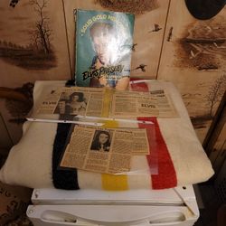 ******* ELVIS PRESLEY SCRAP BOOK