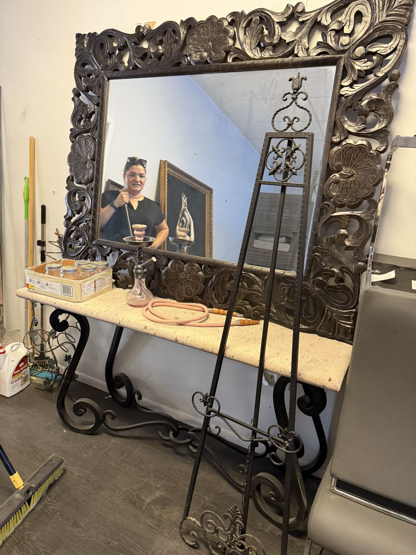 Entry Table And Mirror