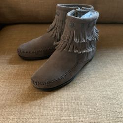 Minnetonka Booties 