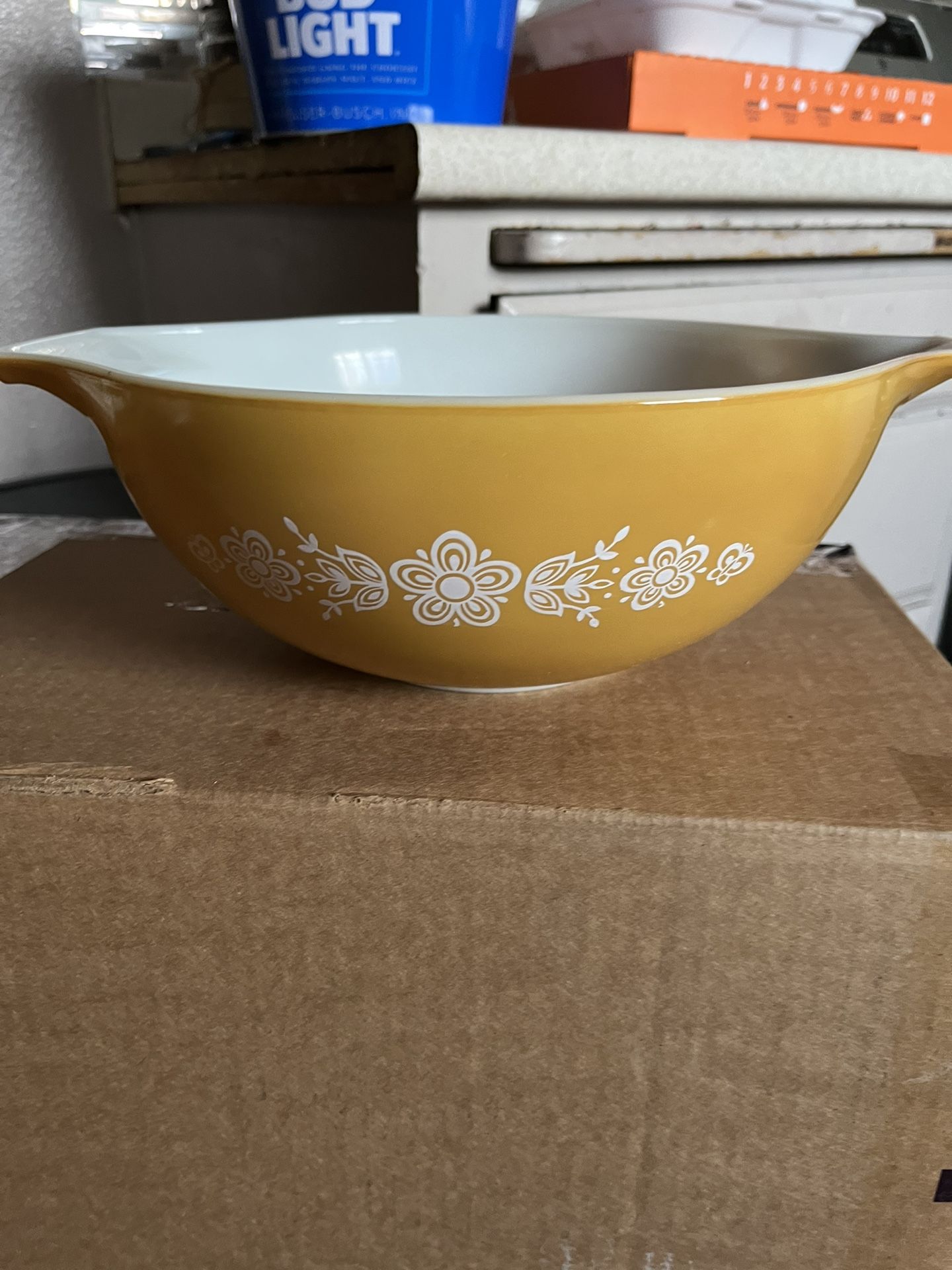 VINTAGE PYREX BUTTERFLY CINDERELLA BOWL