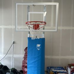Bison Portable Glass Basketball Hoop - Elementary