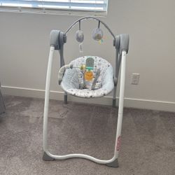 Disney Baby Winnie The Pooh Battery Powered Swing
