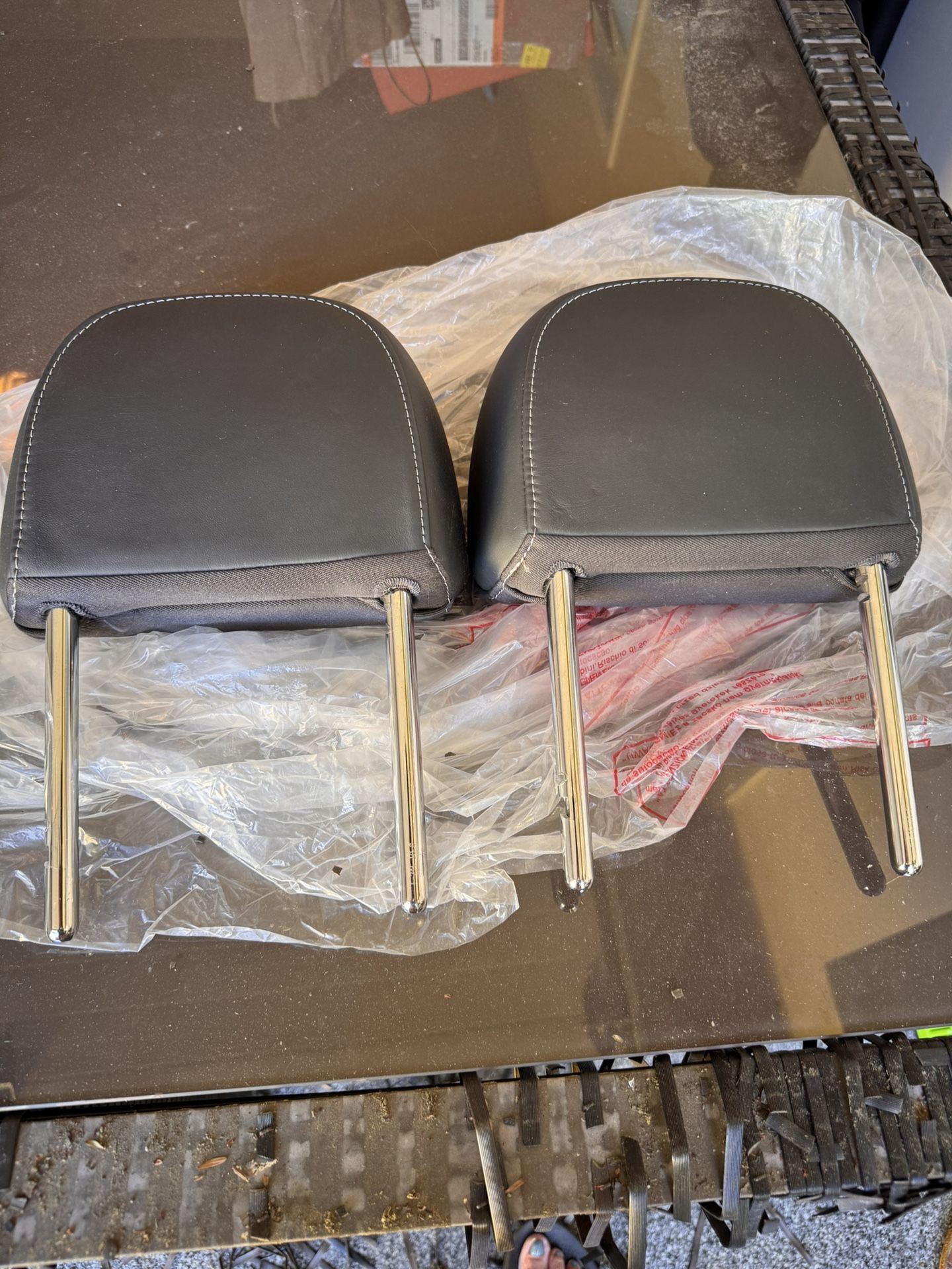 OEM Rear Headrests – 2019 Audi S5 Cabriolet
