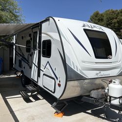 2018 Apex Nano BHS193 Travel Trailer. 