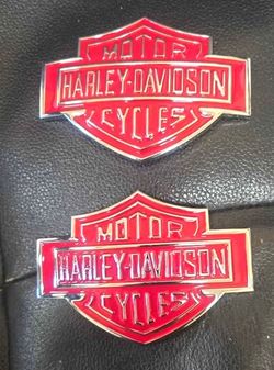 HARLEY DAVIDSON GAS TANK EMBLEM IN RED METAL