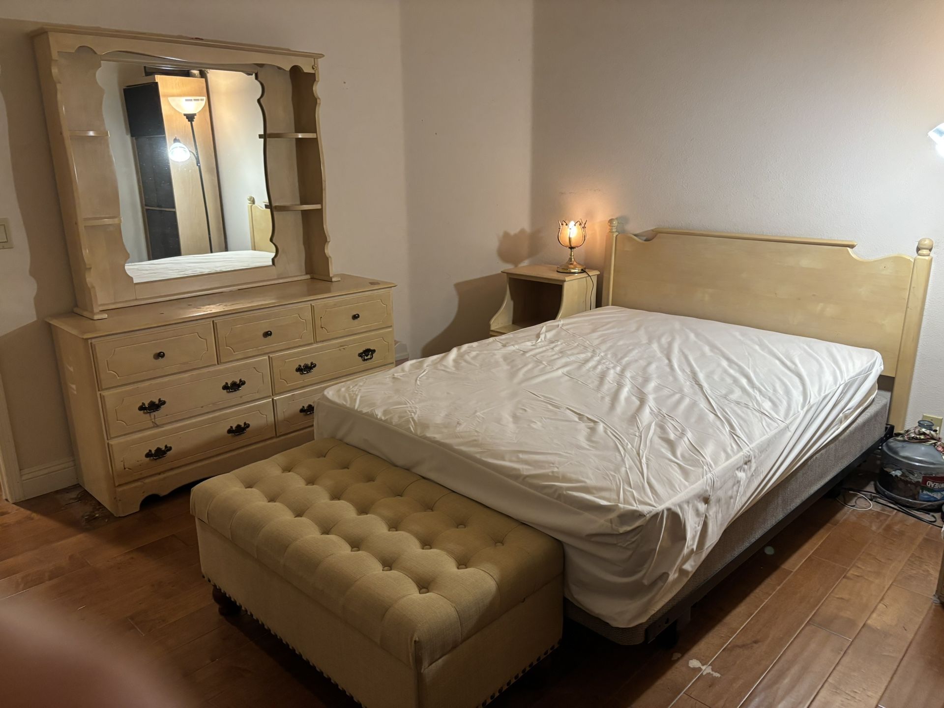 Bedroom Furniture Set