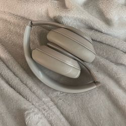 Studio Pro beat headphones