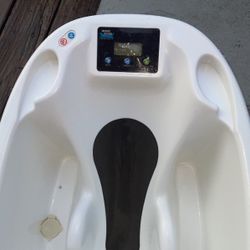 Baby Bathtub ! Text Me Your Offers (: