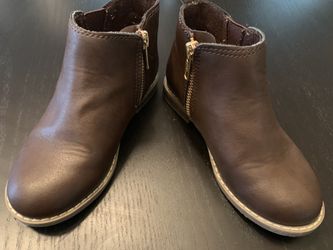 Girls boots size 10