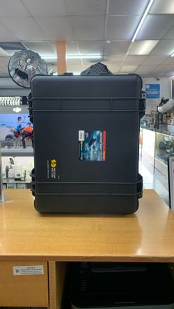 Pelican 1560SC Studio Case With Yellow Dividers 