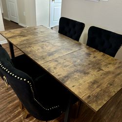 Beautiful Table & Chairs